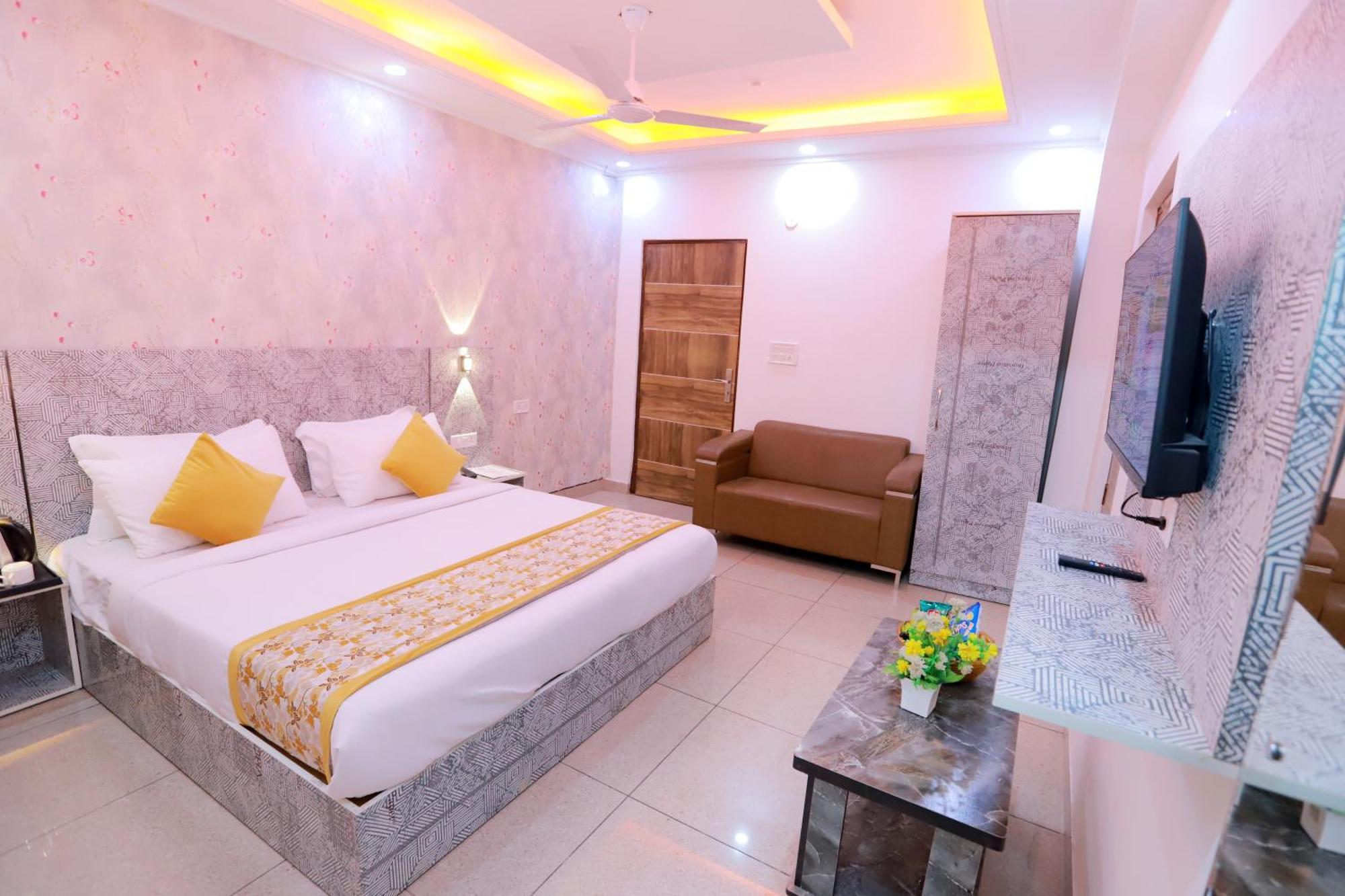Oaks Inn Plaza Delhi Airport Új-Delhi Kültér fotó